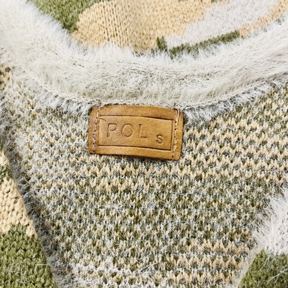 POL Camo Oversized Camouflage Print Fuzzy Sweater Women's Size Small - Picture 5 of 7